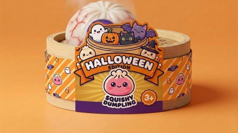 Halloween Eye Dumpling Squishy in its bamboo steamer box